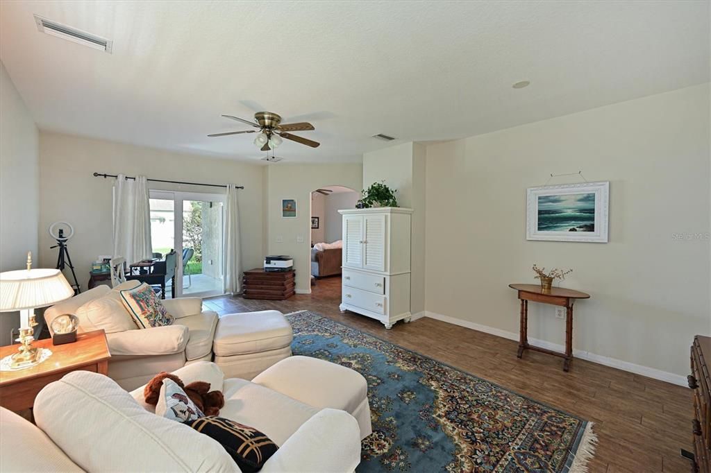 For Sale: $398,000 (3 beds, 2 baths, 1842 Square Feet)