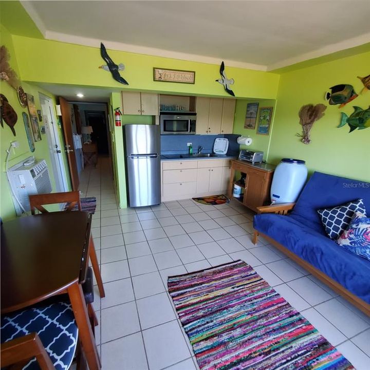 For Sale: $175,000 (1 beds, 2 baths, 480 Square Feet)