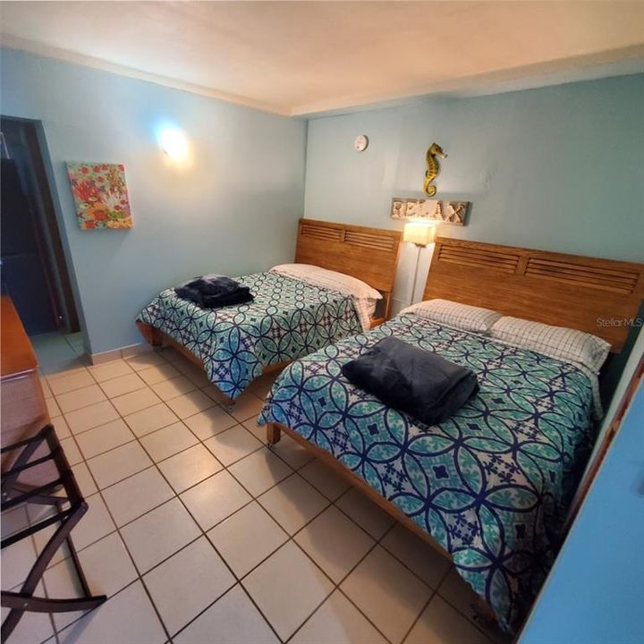 For Sale: $175,000 (1 beds, 2 baths, 480 Square Feet)