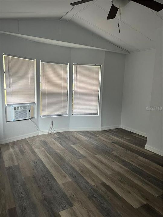 For Rent: $1,200 (2 beds, 2 baths, 802 Square Feet)