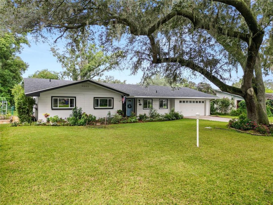 For Sale: $440,000 (3 beds, 2 baths, 1935 Square Feet)