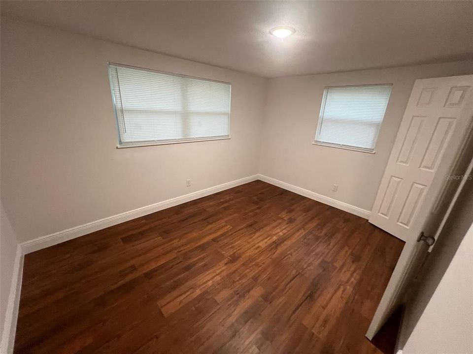 For Sale: $235,000 (2 beds, 1 baths, 810 Square Feet)