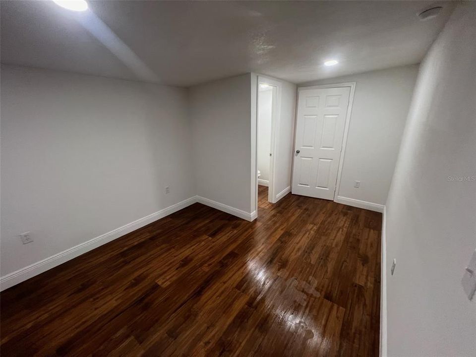 For Sale: $235,000 (2 beds, 1 baths, 810 Square Feet)