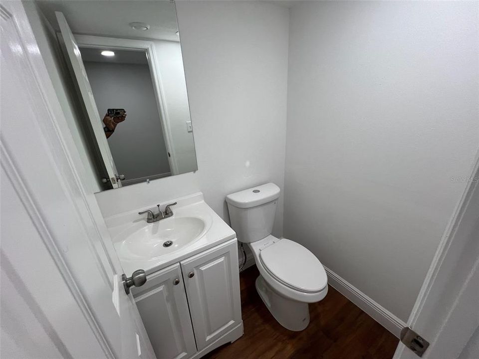 For Sale: $235,000 (2 beds, 1 baths, 810 Square Feet)