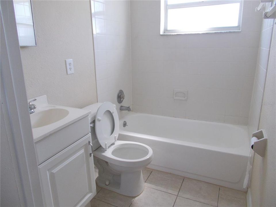 For Rent: $1,875 (3 beds, 1 baths, 768 Square Feet)