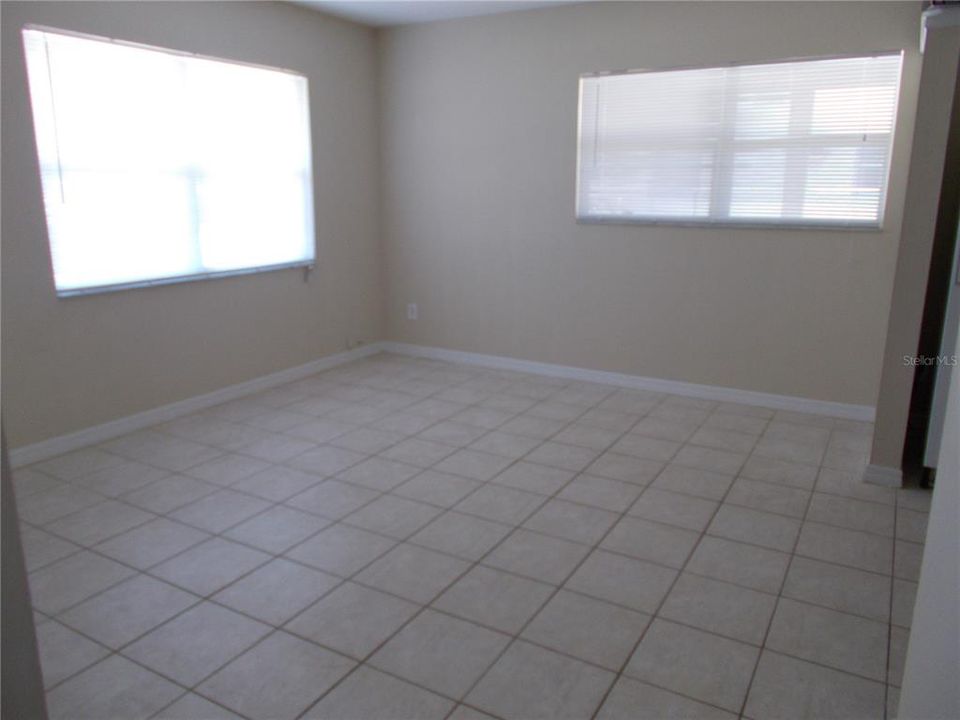 For Rent: $1,875 (3 beds, 1 baths, 768 Square Feet)