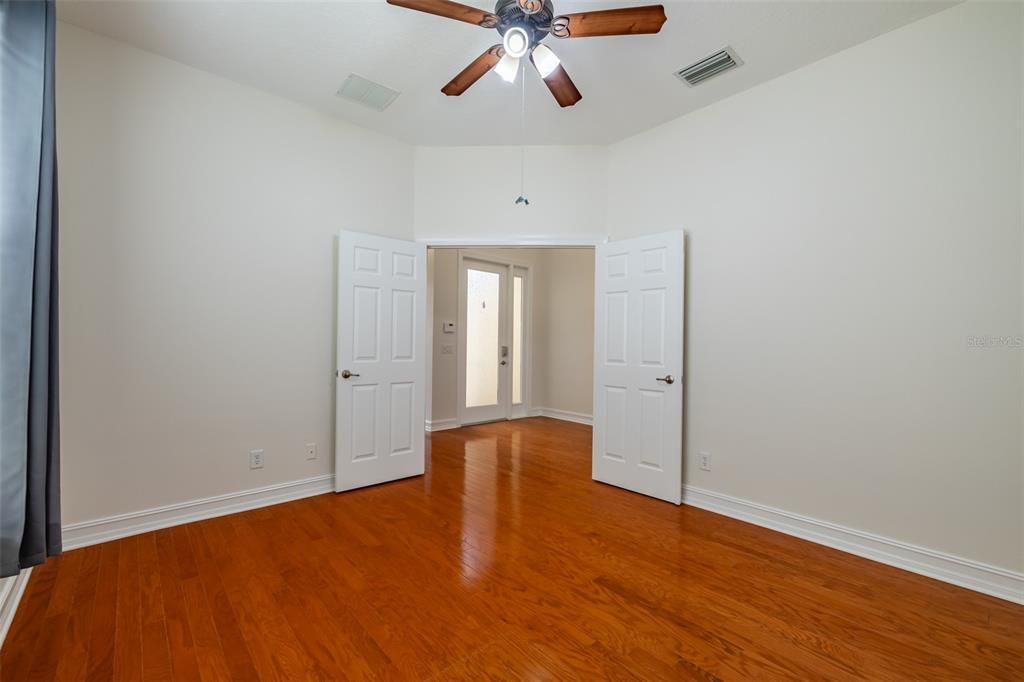 For Sale: $480,000 (2 beds, 2 baths, 2061 Square Feet)