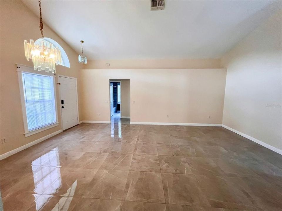 For Rent: $2,300 (3 beds, 2 baths, 1592 Square Feet)