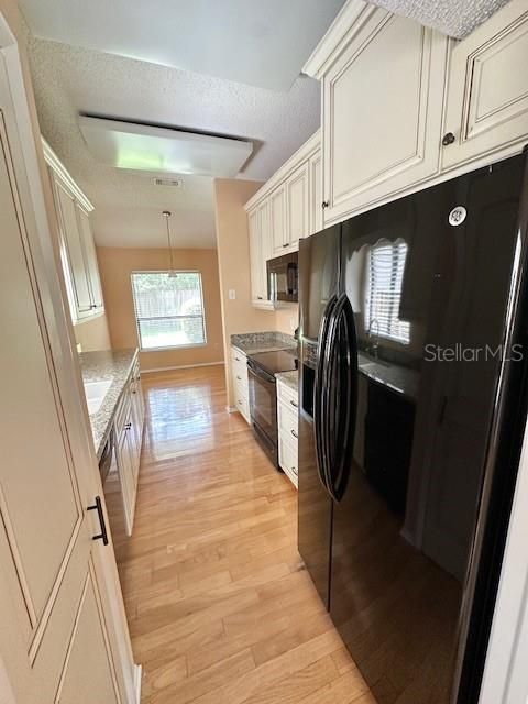 For Rent: $2,495 (3 beds, 2 baths, 1655 Square Feet)