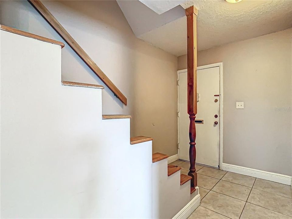 Active With Contract: $189,000 (2 beds, 1 baths, 1152 Square Feet)