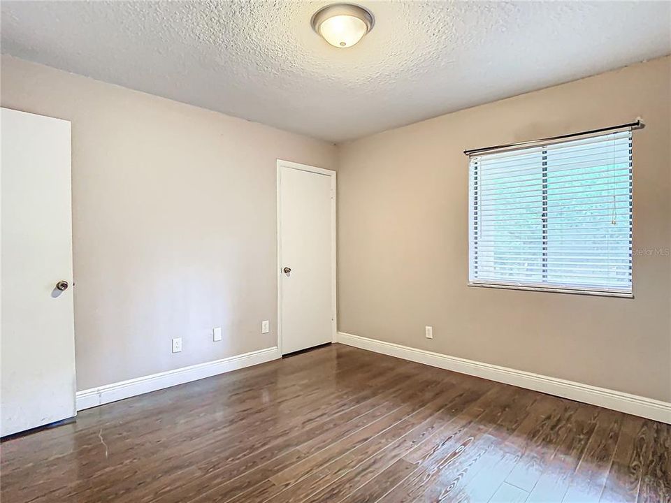 Active With Contract: $189,000 (2 beds, 1 baths, 1152 Square Feet)