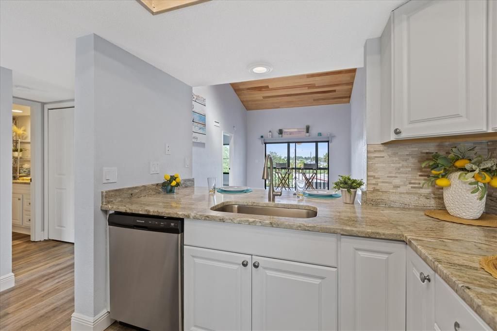 En Venta: $269,000 (2 camas, 2 baños, 1025 Pies cuadrados)