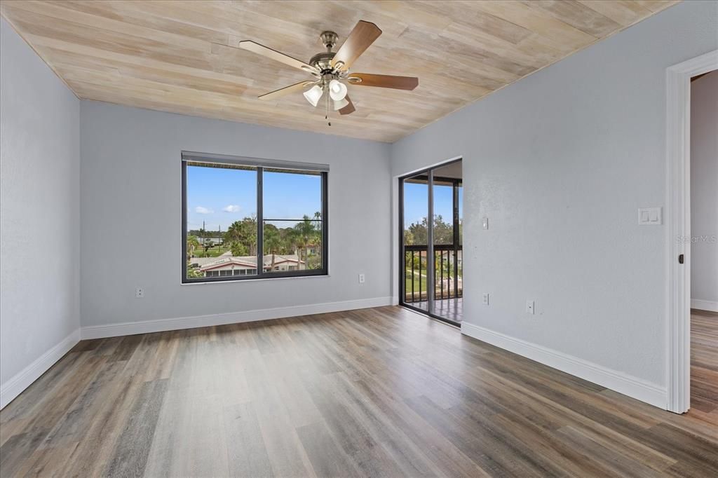 En Venta: $269,000 (2 camas, 2 baños, 1025 Pies cuadrados)