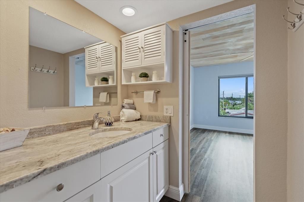 En Venta: $269,000 (2 camas, 2 baños, 1025 Pies cuadrados)