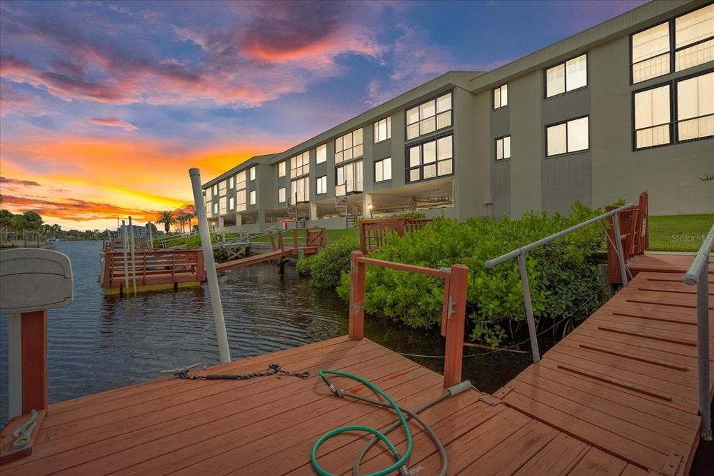 En Venta: $269,000 (2 camas, 2 baños, 1025 Pies cuadrados)