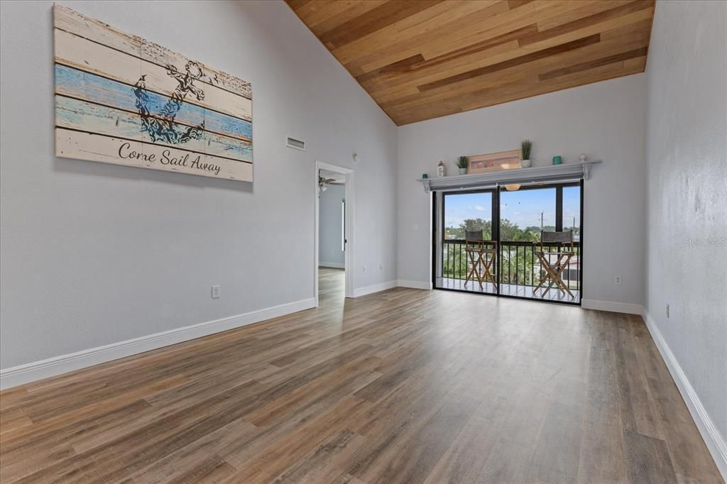 En Venta: $269,000 (2 camas, 2 baños, 1025 Pies cuadrados)