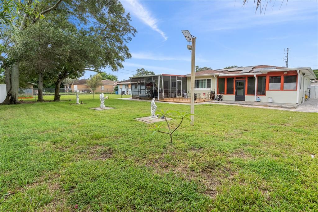 For Sale: $525,000 (4 beds, 2 baths, 1462 Square Feet)