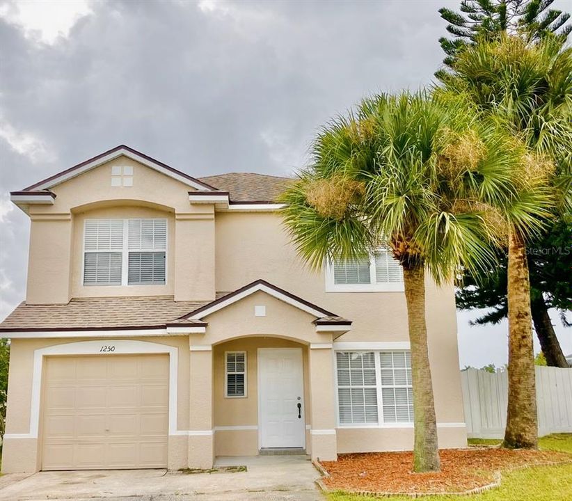 Active With Contract: $2,300 (4 beds, 2 baths, 1498 Square Feet)