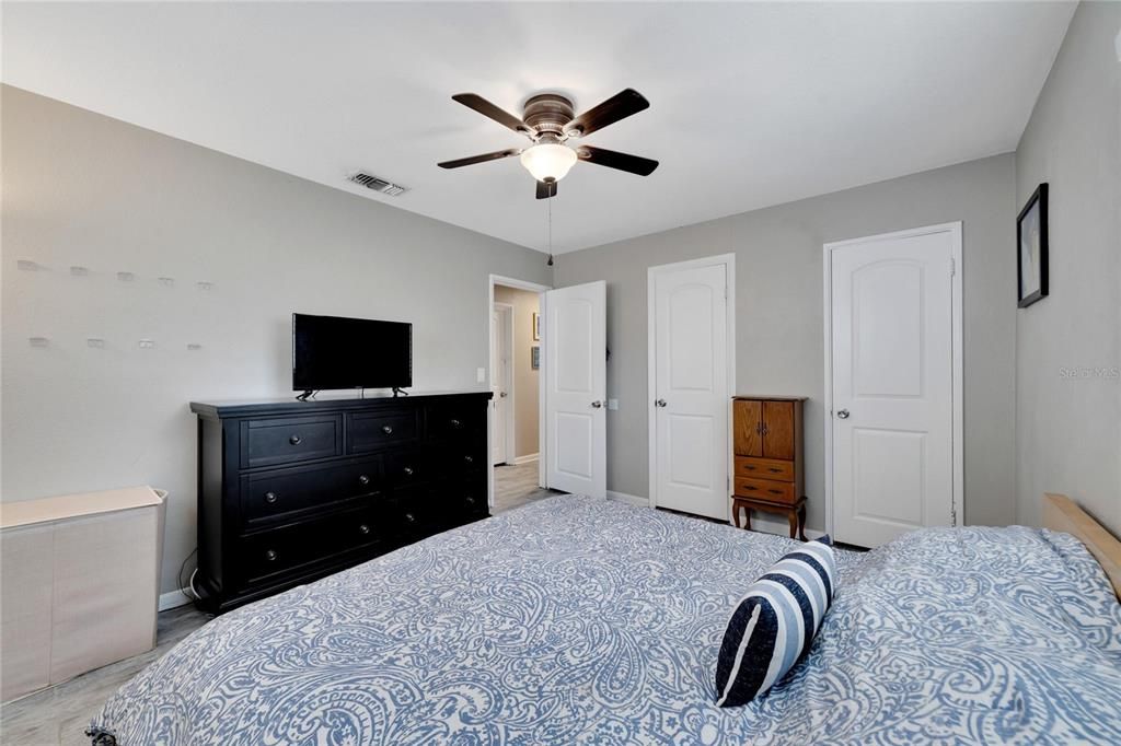 For Sale: $354,990 (3 beds, 2 baths, 1172 Square Feet)