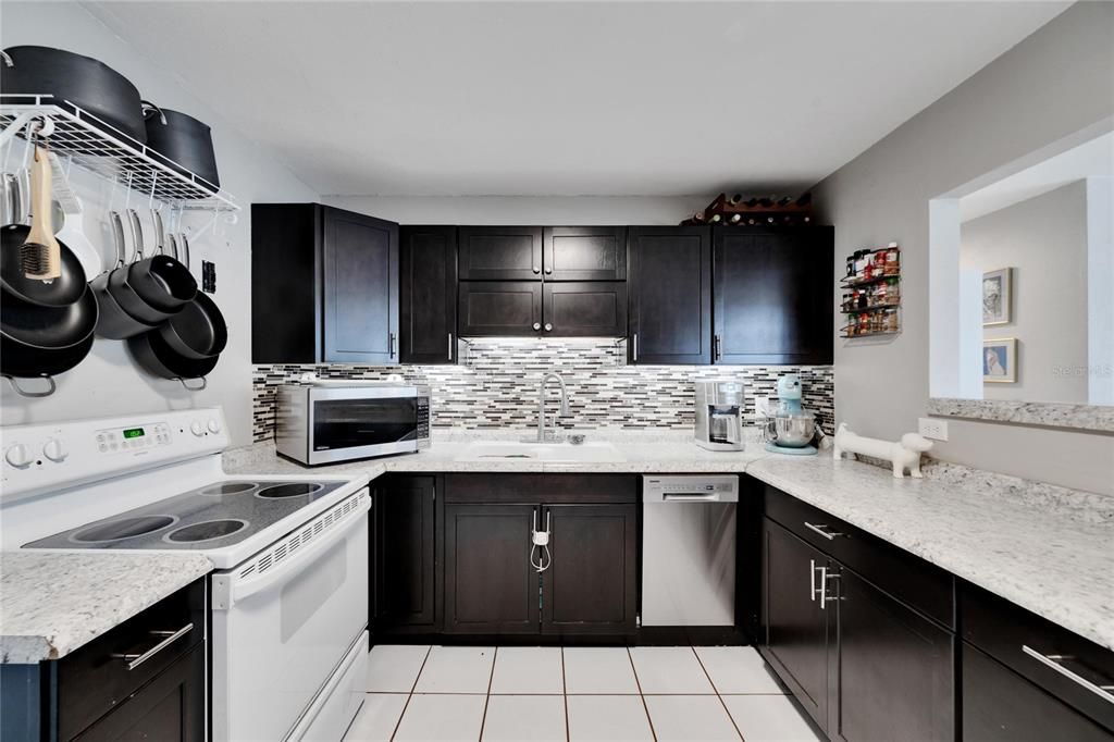 For Sale: $354,990 (3 beds, 2 baths, 1172 Square Feet)