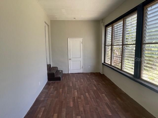 For Rent: $1,795 (2 beds, 1 baths, 1000 Square Feet)