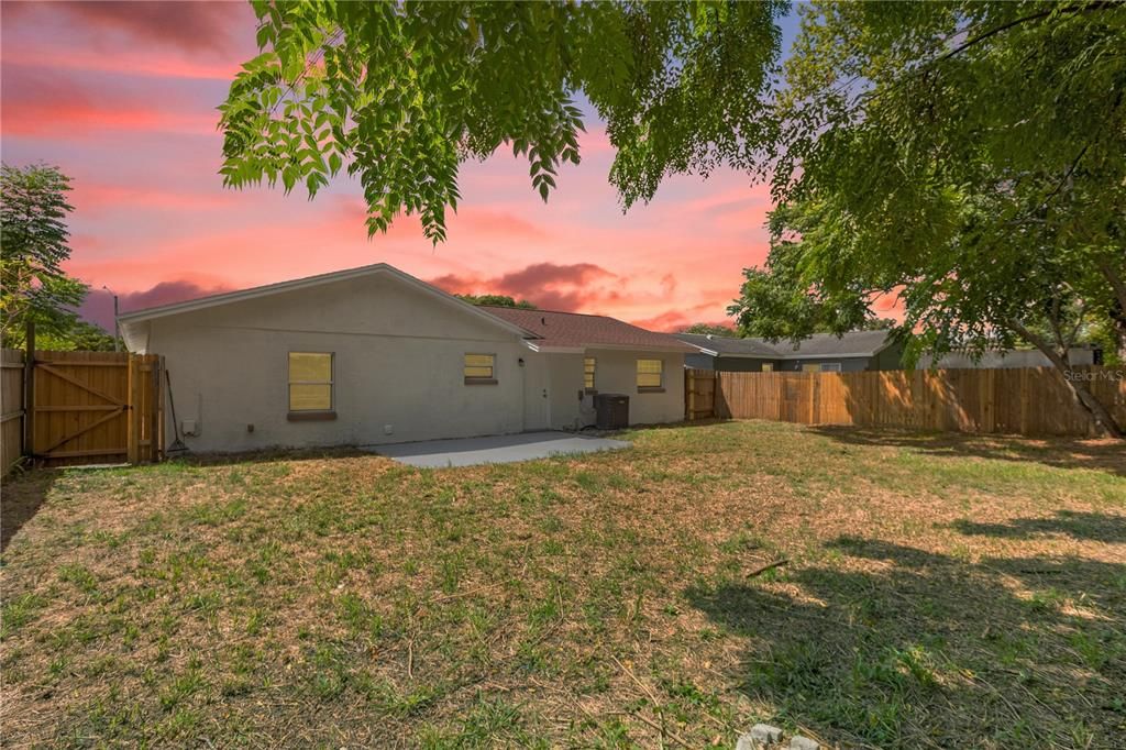 For Sale: $359,000 (4 beds, 2 baths, 1373 Square Feet)