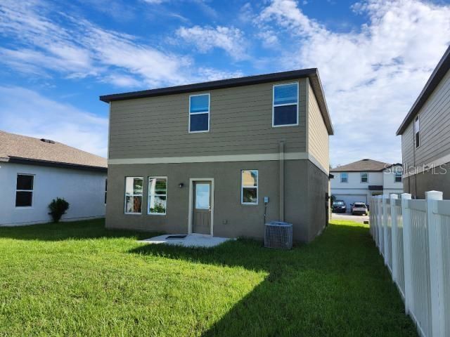 For Sale: $299,900 (3 beds, 2 baths, 1605 Square Feet)