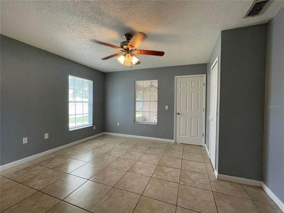 For Rent: $1,675 (3 beds, 2 baths, 1247 Square Feet)