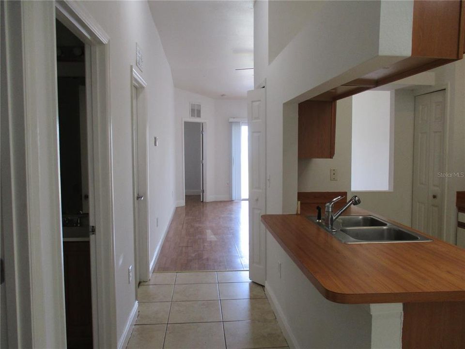 For Rent: $1,650 (3 beds, 2 baths, 1127 Square Feet)