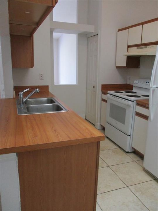 For Rent: $1,650 (3 beds, 2 baths, 1127 Square Feet)