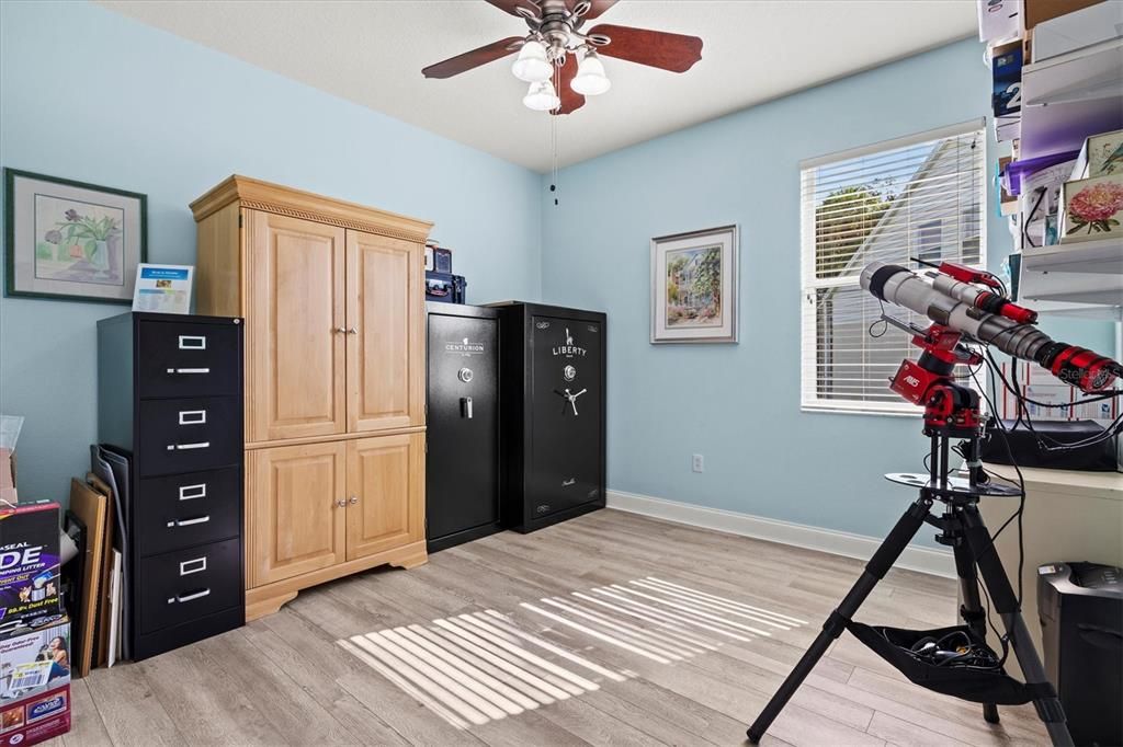 Active With Contract: $399,950 (3 beds, 2 baths, 1736 Square Feet)