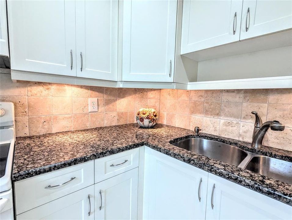 Nice ambient lighting under the cabinets.