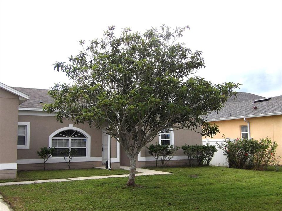 For Rent: $2,095 (4 beds, 2 baths, 1731 Square Feet)