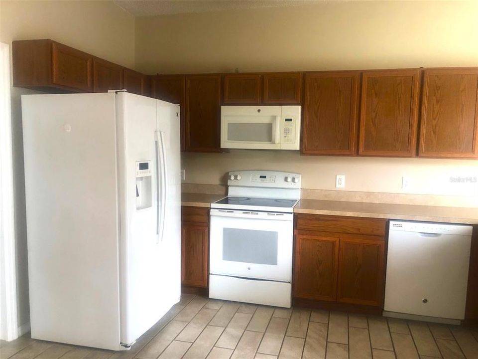 For Rent: $2,095 (4 beds, 2 baths, 1731 Square Feet)