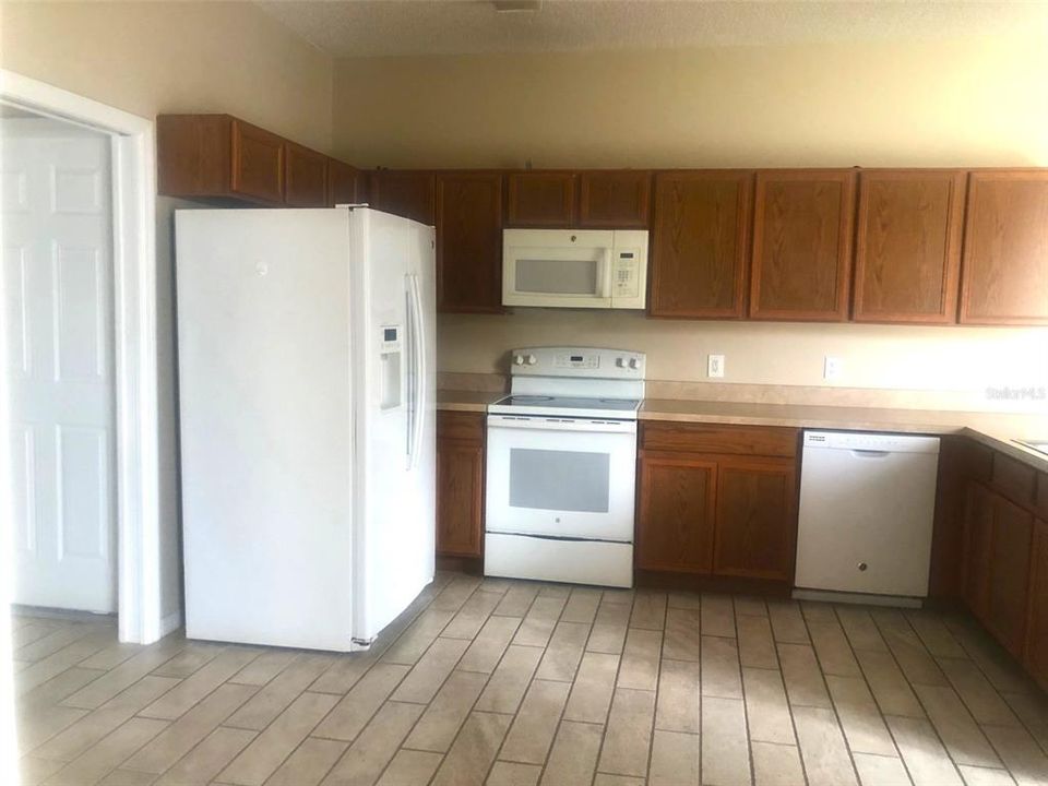 For Rent: $2,095 (4 beds, 2 baths, 1731 Square Feet)