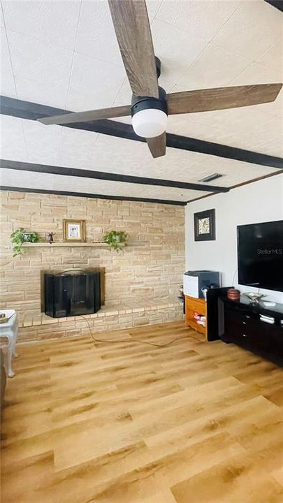 For Sale: $360,000 (4 beds, 2 baths, 1975 Square Feet)