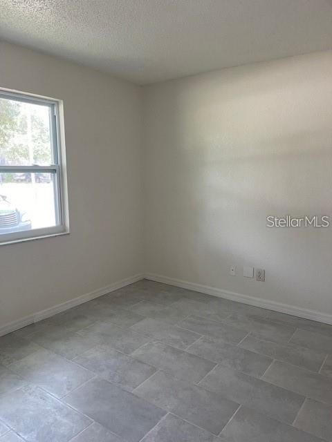 For Rent: $1,795 (3 beds, 2 baths, 1079 Square Feet)