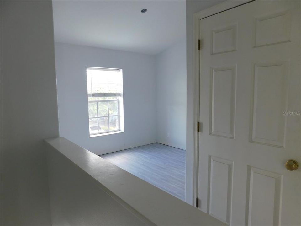 For Sale: $249,900 (2 beds, 1 baths, 1271 Square Feet)