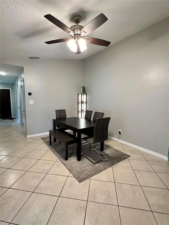 For Rent: $2,350 (4 beds, 2 baths, 1702 Square Feet)