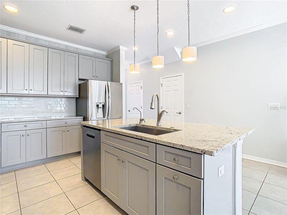 Active With Contract: $429,000 (3 beds, 2 baths, 1816 Square Feet)