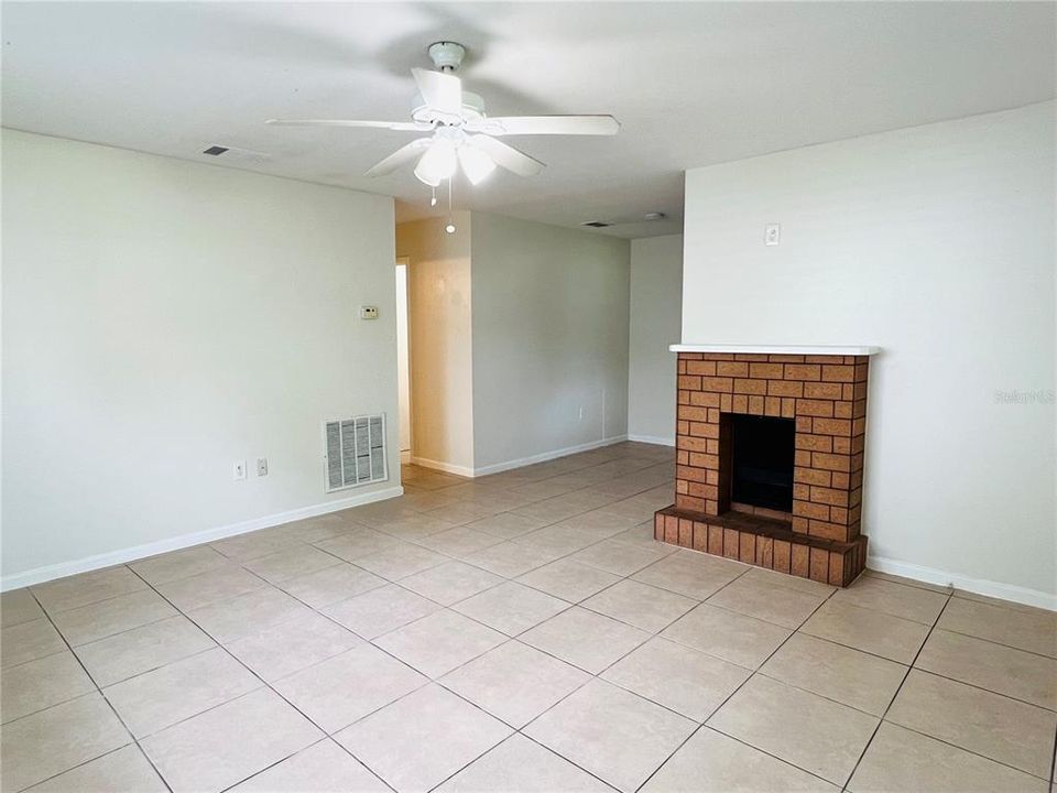 For Rent: $1,750 (3 beds, 2 baths, 1080 Square Feet)