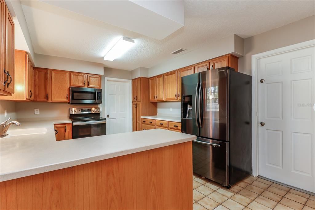 For Rent: $2,145 (3 beds, 2 baths, 1815 Square Feet)