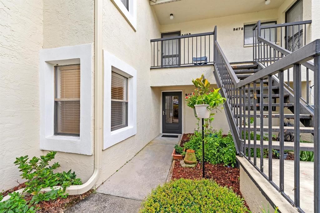 Active With Contract: $139,900 (1 beds, 1 baths, 819 Square Feet)