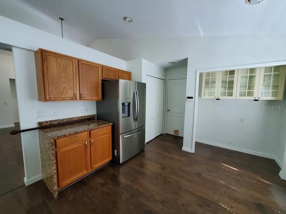 For Rent: $2,300 (3 beds, 2 baths, 1598 Square Feet)