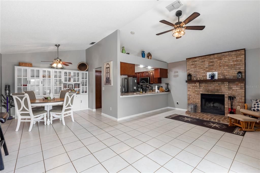 For Sale: $379,900 (3 beds, 2 baths, 1512 Square Feet)