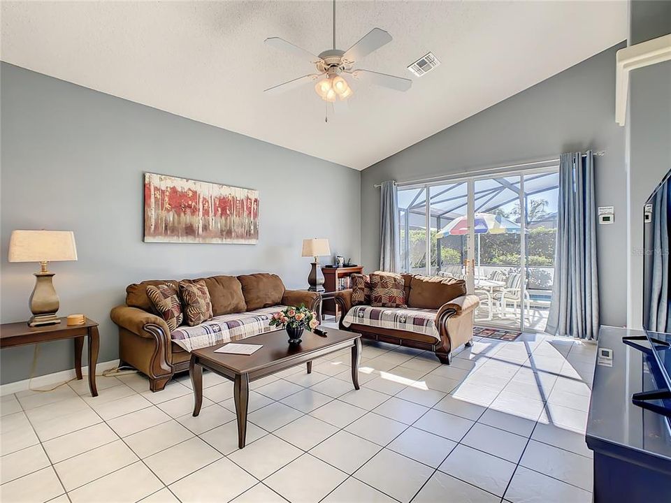 For Sale: $439,000 (4 beds, 3 baths, 1942 Square Feet)