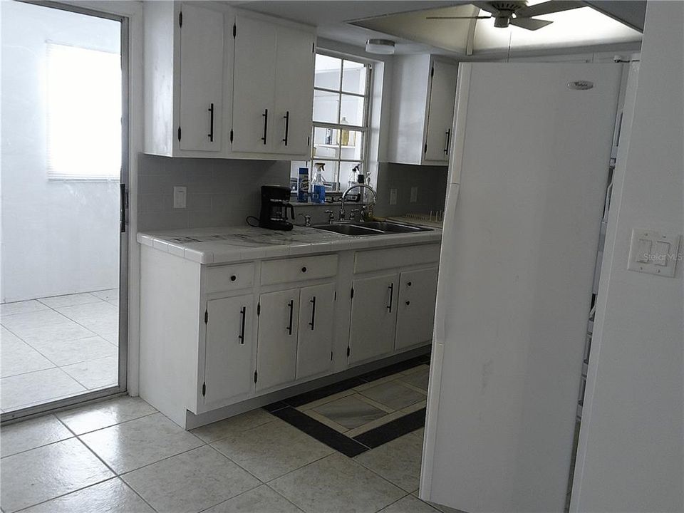 For Rent: $1,500 (2 beds, 2 baths, 919 Square Feet)