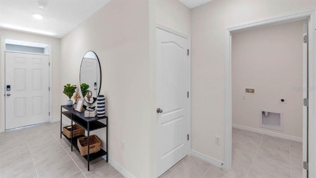 Active With Contract: $303,990 (3 beds, 2 baths, 1672 Square Feet)