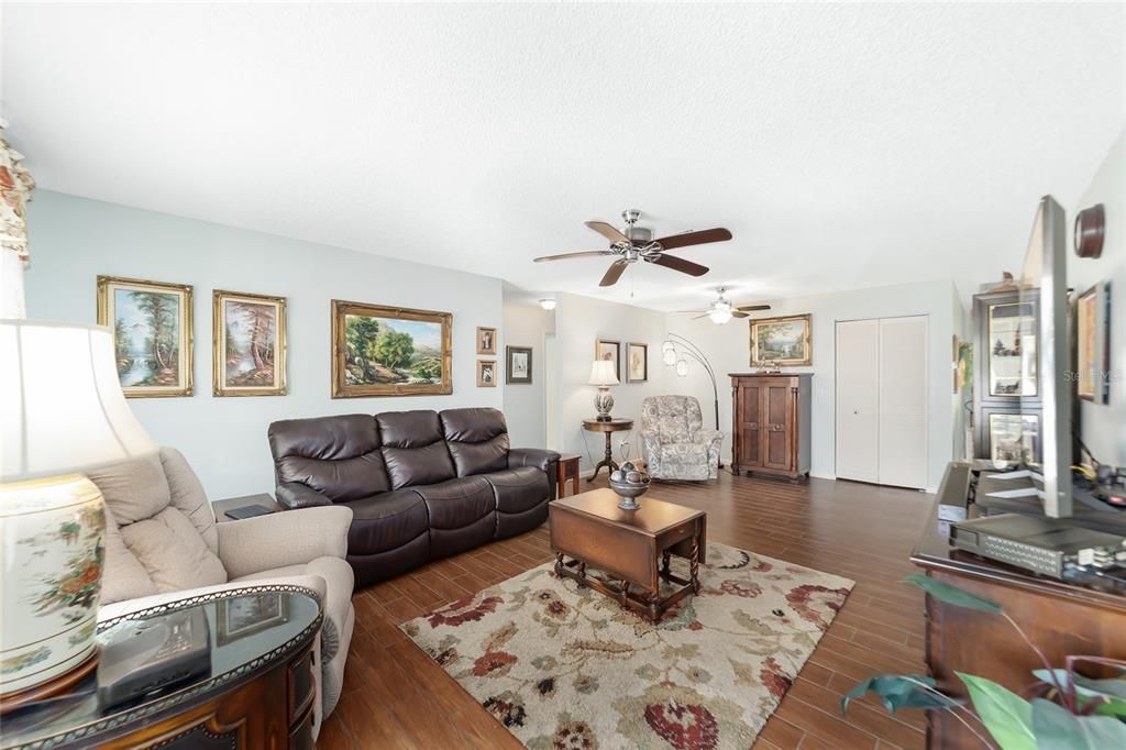 Active With Contract: $218,900 (2 beds, 2 baths, 1748 Square Feet)