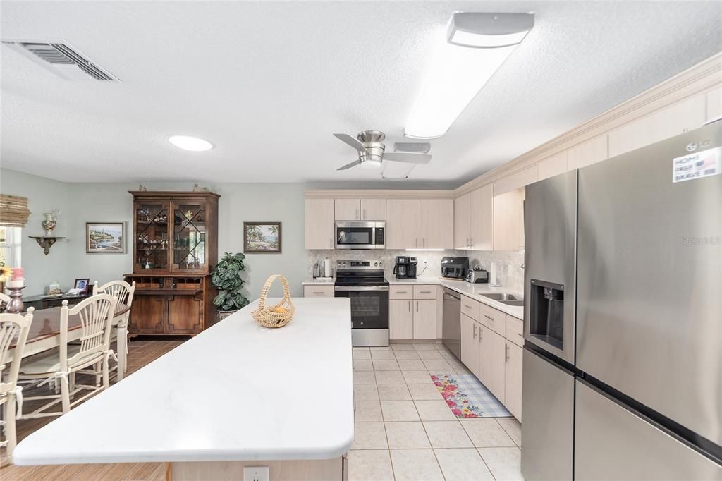 Active With Contract: $218,900 (2 beds, 2 baths, 1748 Square Feet)